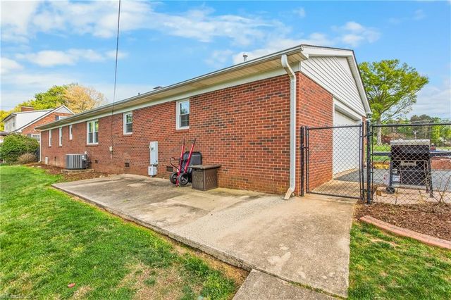 116 Asbury Drive, Kernersville, NC 27284