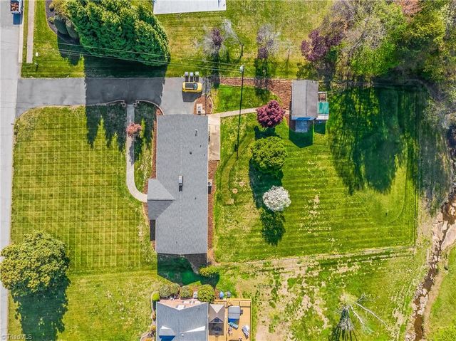 116 Asbury Drive, Kernersville, NC 27284