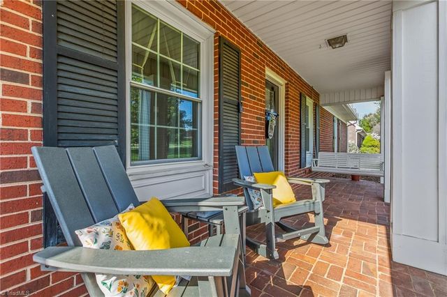 116 Asbury Drive, Kernersville, NC 27284