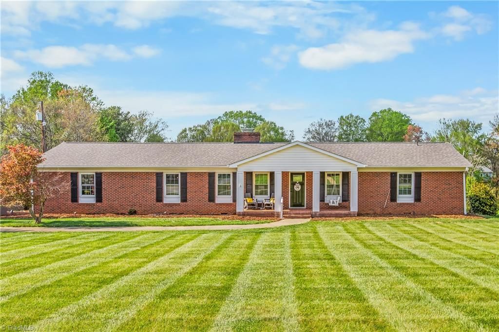 116 Asbury Drive, Kernersville, NC 27284
