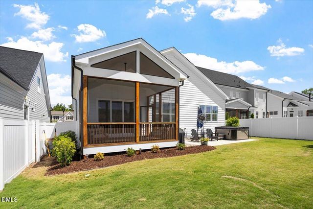 1745 Deacon Falls Way, Wendell, NC 27591