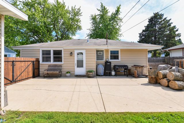 2526 Indian TRAIL, Racine, WI 53402