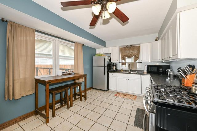 2526 Indian TRAIL, Racine, WI 53402
