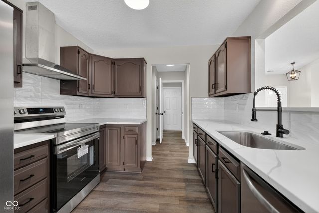 4624 Walker Street, Greenwood, IN 46143