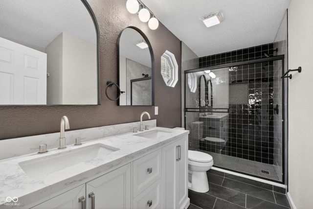 4624 Walker Street, Greenwood, IN 46143