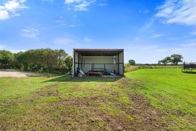 3727 SW County Road 1160, Corsicana, TX 75110