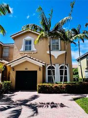 2499 SE 14th St, Homestead, FL 33035