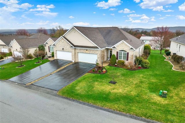 222 Denali Dr, Unity Twp, PA 15650