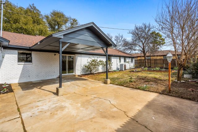 1708 Park Ridge Terrace, Arlington, TX 76012