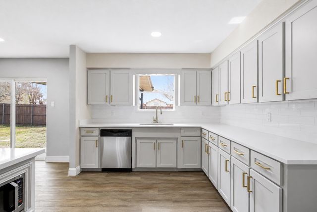 1708 Park Ridge Terrace, Arlington, TX 76012