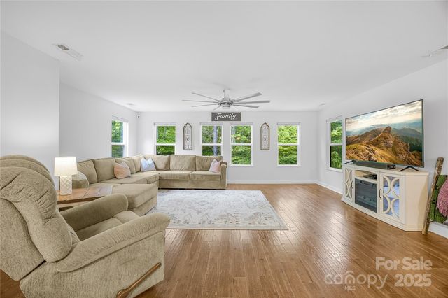 5615 American Way, Denver, NC 28037