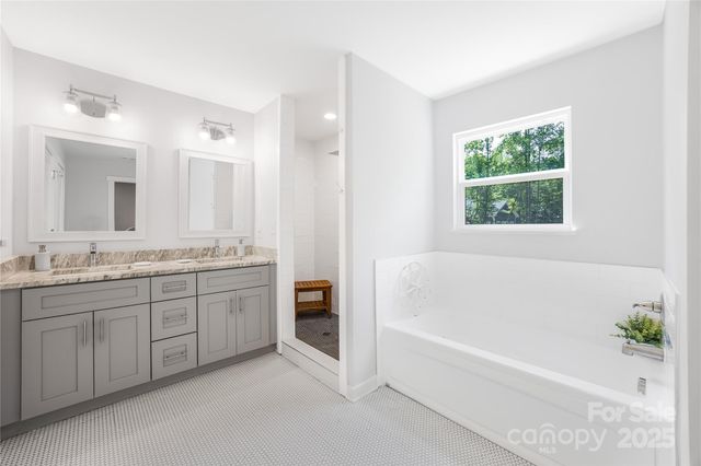 5615 American Way, Denver, NC 28037