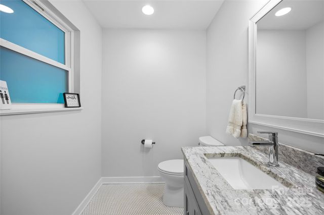 5615 American Way, Denver, NC 28037