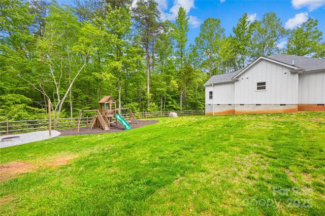 5615 American Way, Denver, NC 28037