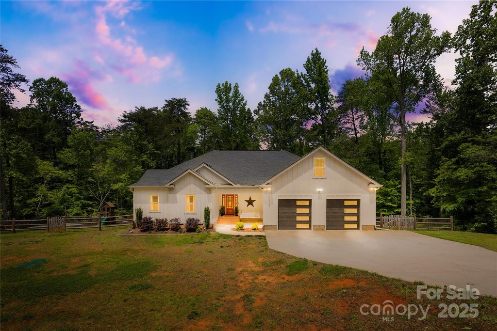 5615 American Way, Denver, NC 28037