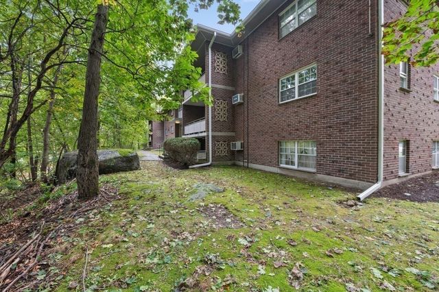 56 Jacqueline Rd 8, Waltham, MA 02452