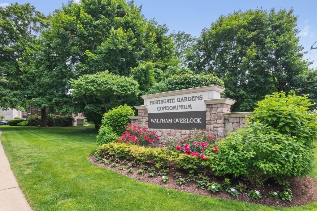 56 Jacqueline Rd 8, Waltham, MA 02452