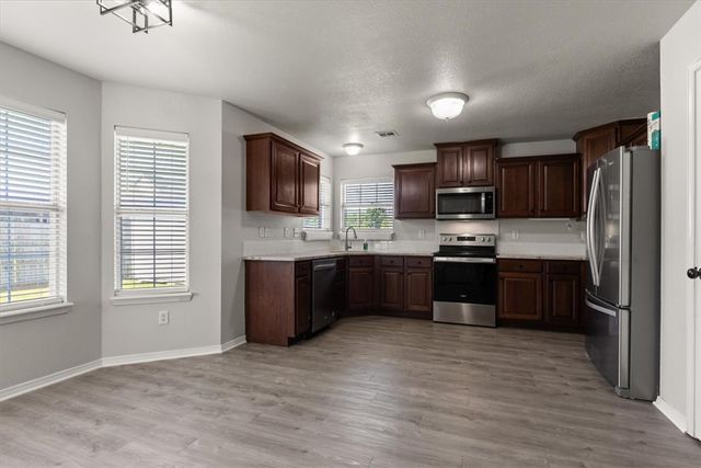 2409 17th Street, Bentonville, AR 72713