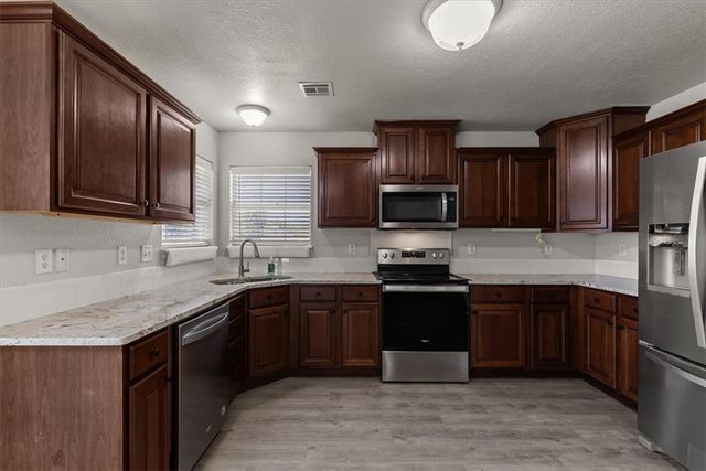 2409 17th Street, Bentonville, AR 72713