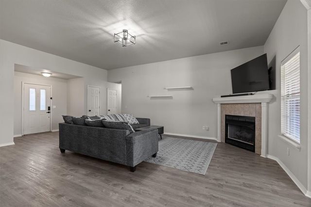 2409 17th Street, Bentonville, AR 72713