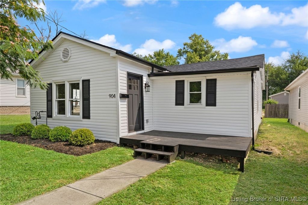 904 Fulton Street, Jeffersonville, IN 47130