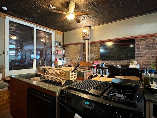 51 Broadway 1, Chelsea, MA 02150