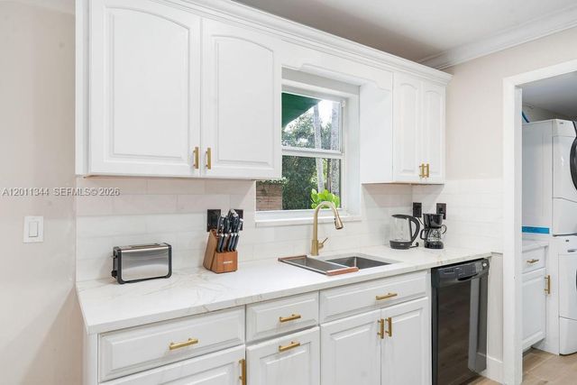 913 Lighthouse Drive, North Palm Beach, FL 33408