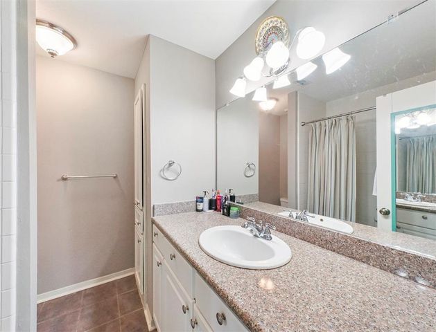 1691 W Sam Houston Parkway S 1691, Houston, TX 77042