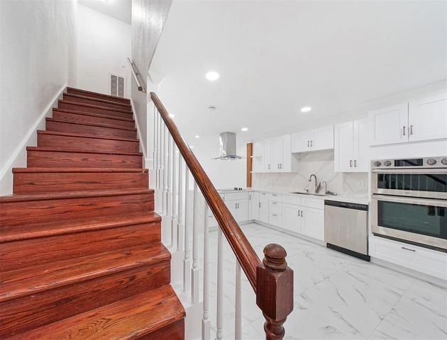 1691 W Sam Houston Parkway S 1691, Houston, TX 77042