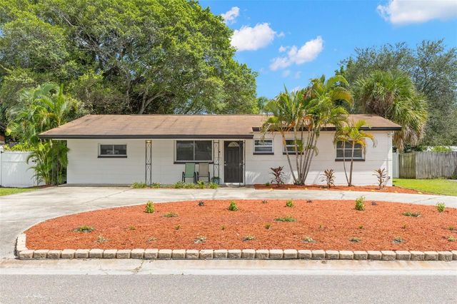 5601 BAY STREET NE, St Petersburg, FL 33703