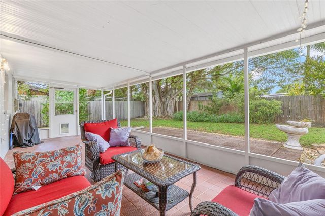 5601 BAY STREET NE, St Petersburg, FL 33703
