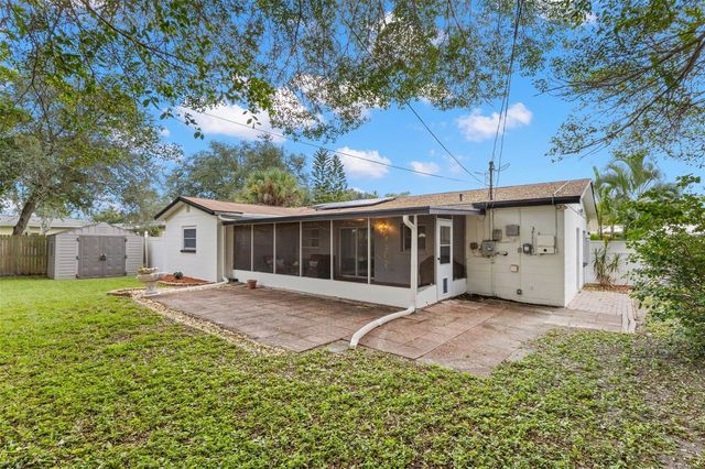 5601 BAY STREET NE, St Petersburg, FL 33703