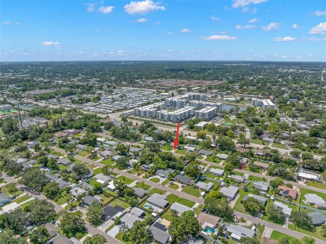 5601 BAY STREET NE, St Petersburg, FL 33703