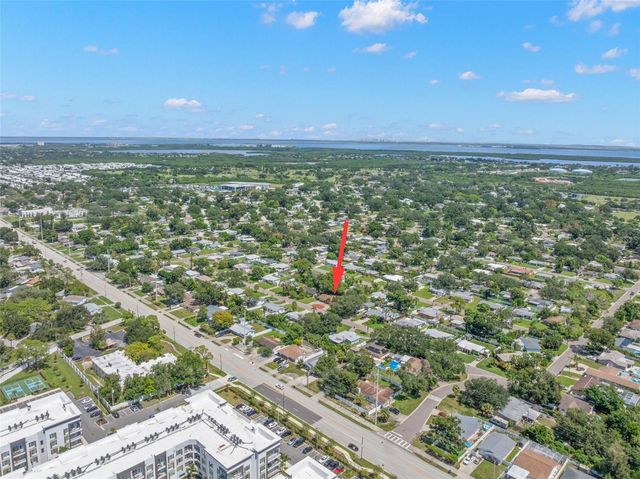 5601 BAY STREET NE, St Petersburg, FL 33703