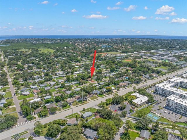 5601 BAY STREET NE, St Petersburg, FL 33703