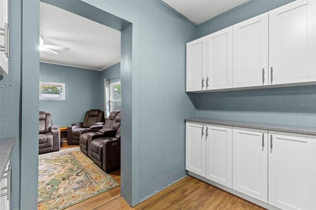 5601 BAY STREET NE, St Petersburg, FL 33703