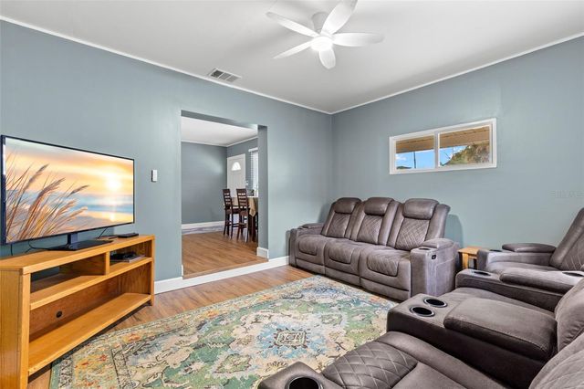 5601 BAY STREET NE, St Petersburg, FL 33703