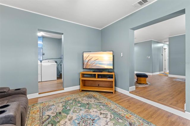 5601 BAY STREET NE, St Petersburg, FL 33703