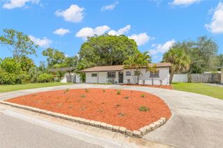 5601 BAY STREET NE, St Petersburg, FL 33703
