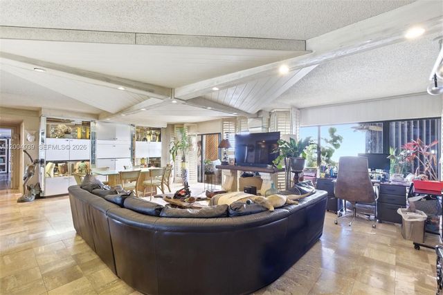 1800 NE 114th Street 1505, Miami, FL 33181