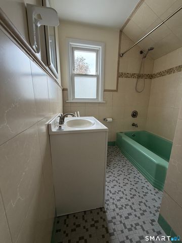 40 Travis Avenue, Stamford, CT 06905