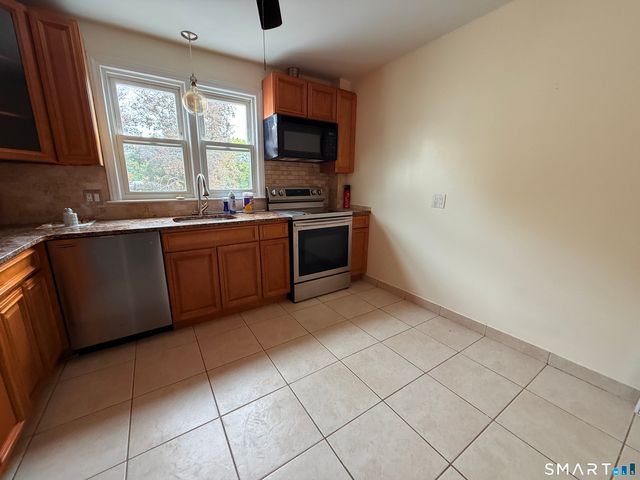 40 Travis Avenue, Stamford, CT 06905