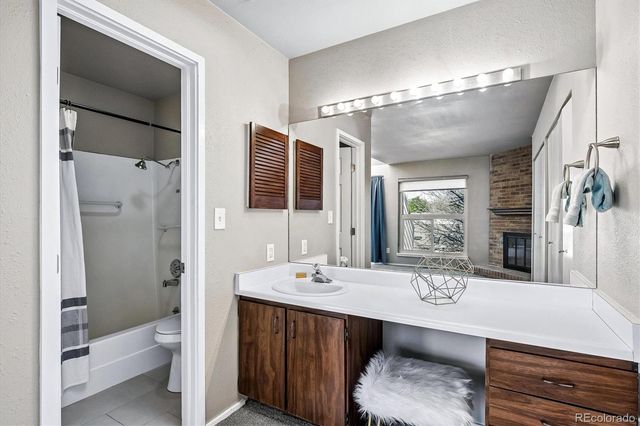 6305 W 6th Avenue D10, Lakewood, CO 80214