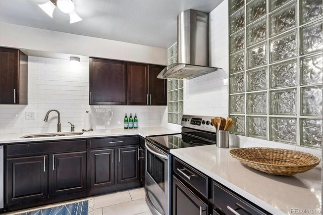 6305 W 6th Avenue D10, Lakewood, CO 80214