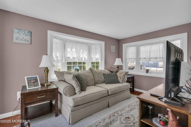 318 Silver Bay Road, Toms River, NJ 08753