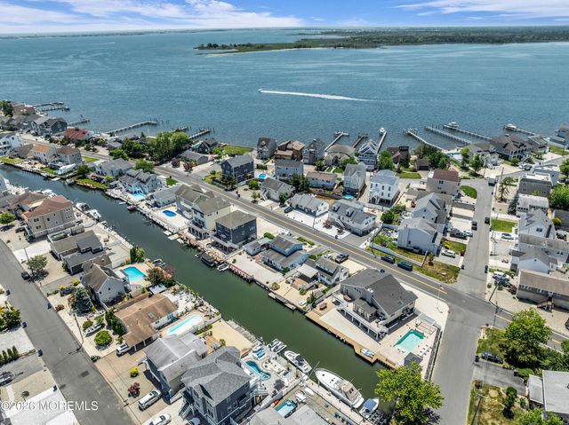 318 Silver Bay Road, Toms River, NJ 08753