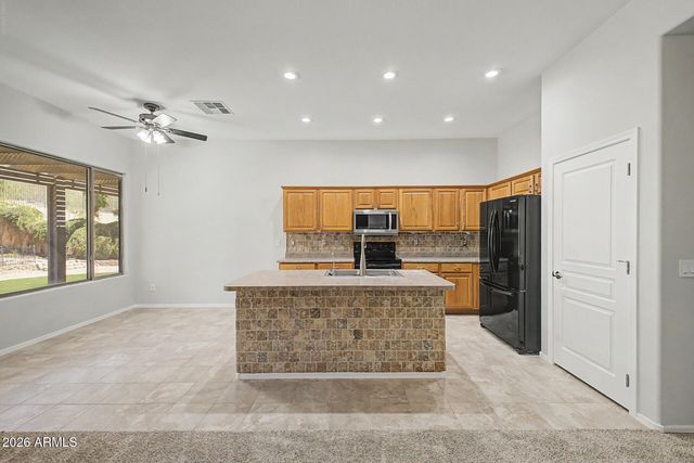 25647 N SINGBUSH Loop, Phoenix, AZ 85083