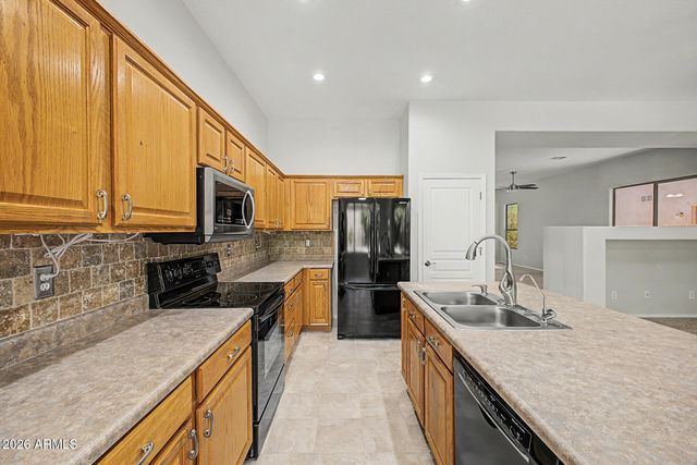 25647 N SINGBUSH Loop, Phoenix, AZ 85083