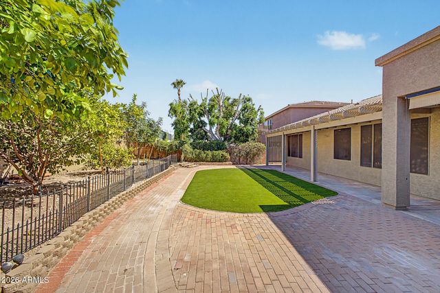 25647 N SINGBUSH Loop, Phoenix, AZ 85083