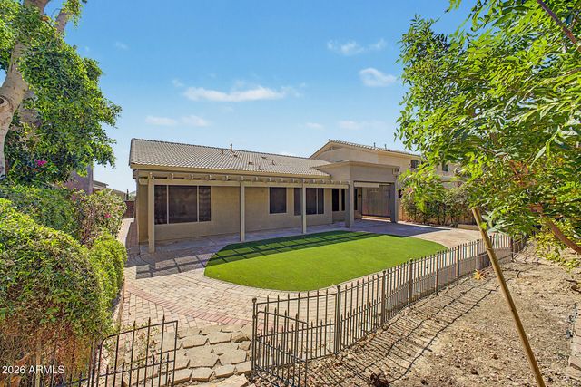 25647 N SINGBUSH Loop, Phoenix, AZ 85083
